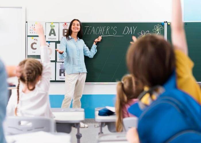 Giáo viên tiếng Anh là công việc đòi hỏi có bằng cấp và chuyên môn cao
